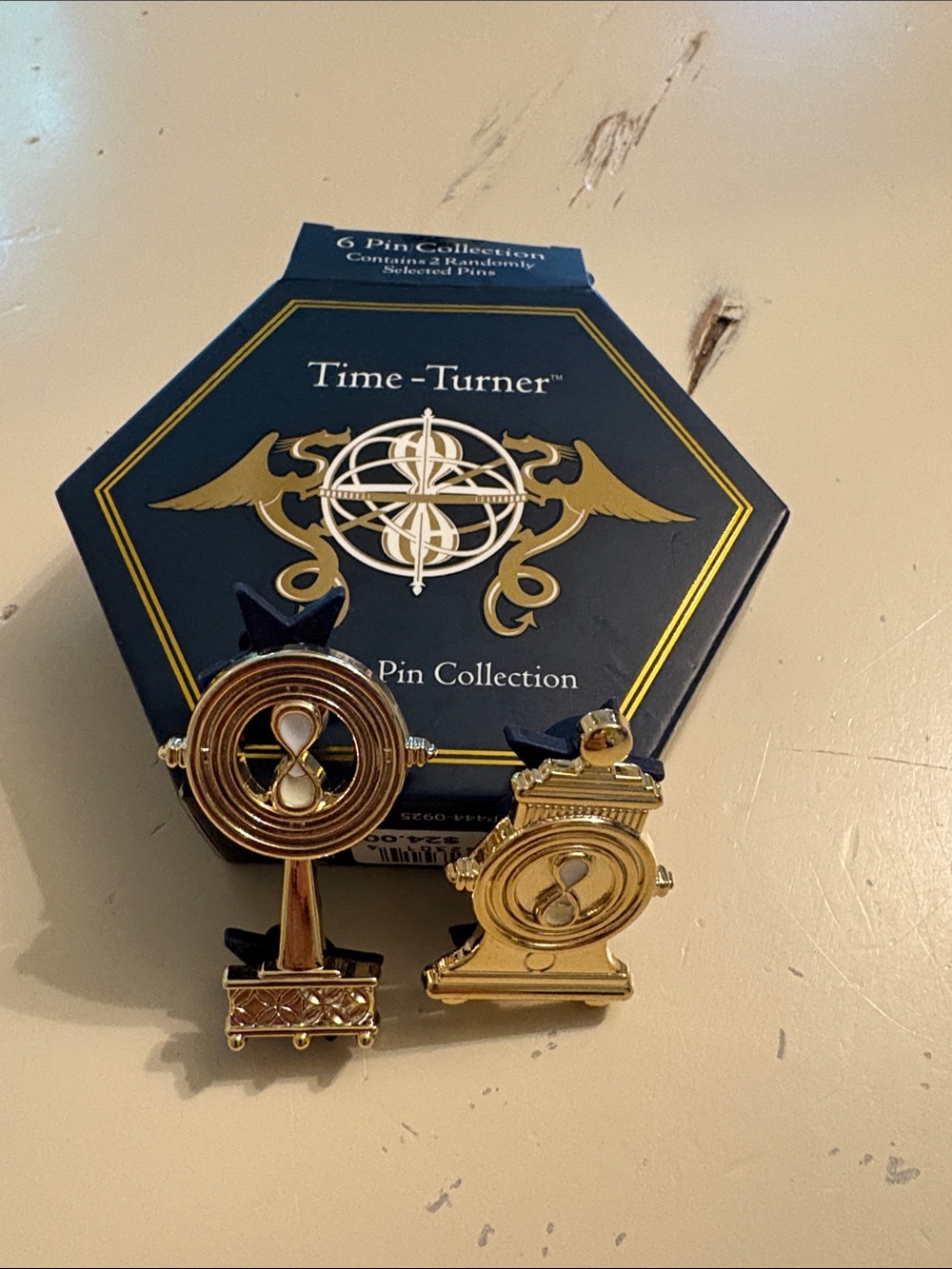 Time-Turner Mystery Pin Set Harry Potter 2 pins